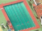 Jogador tem o corpo retirado do fundo de piscina da Portuguesa em São Paulo. Foto: Reprodução/GloboNews